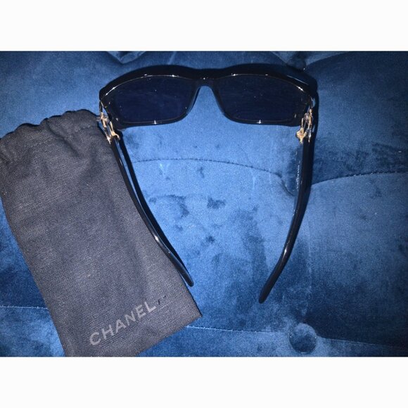 EUC Authentic Vintage Channel Sunglasses